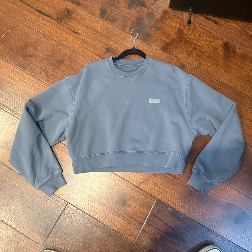 SET ACTIVE WOMEN’S CREWNECK CROP SWEATER, SIZE MEDIUM, BLUE